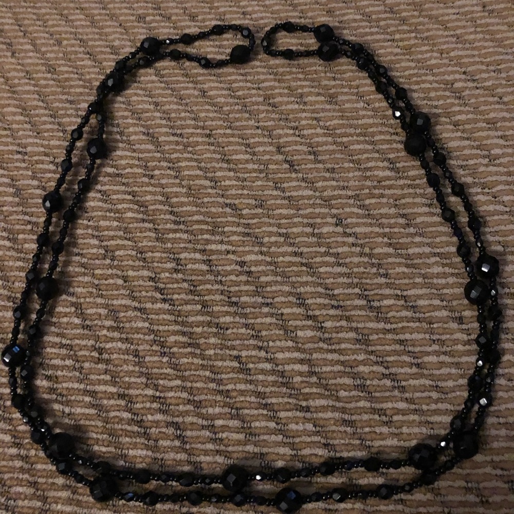 Necklace black bead